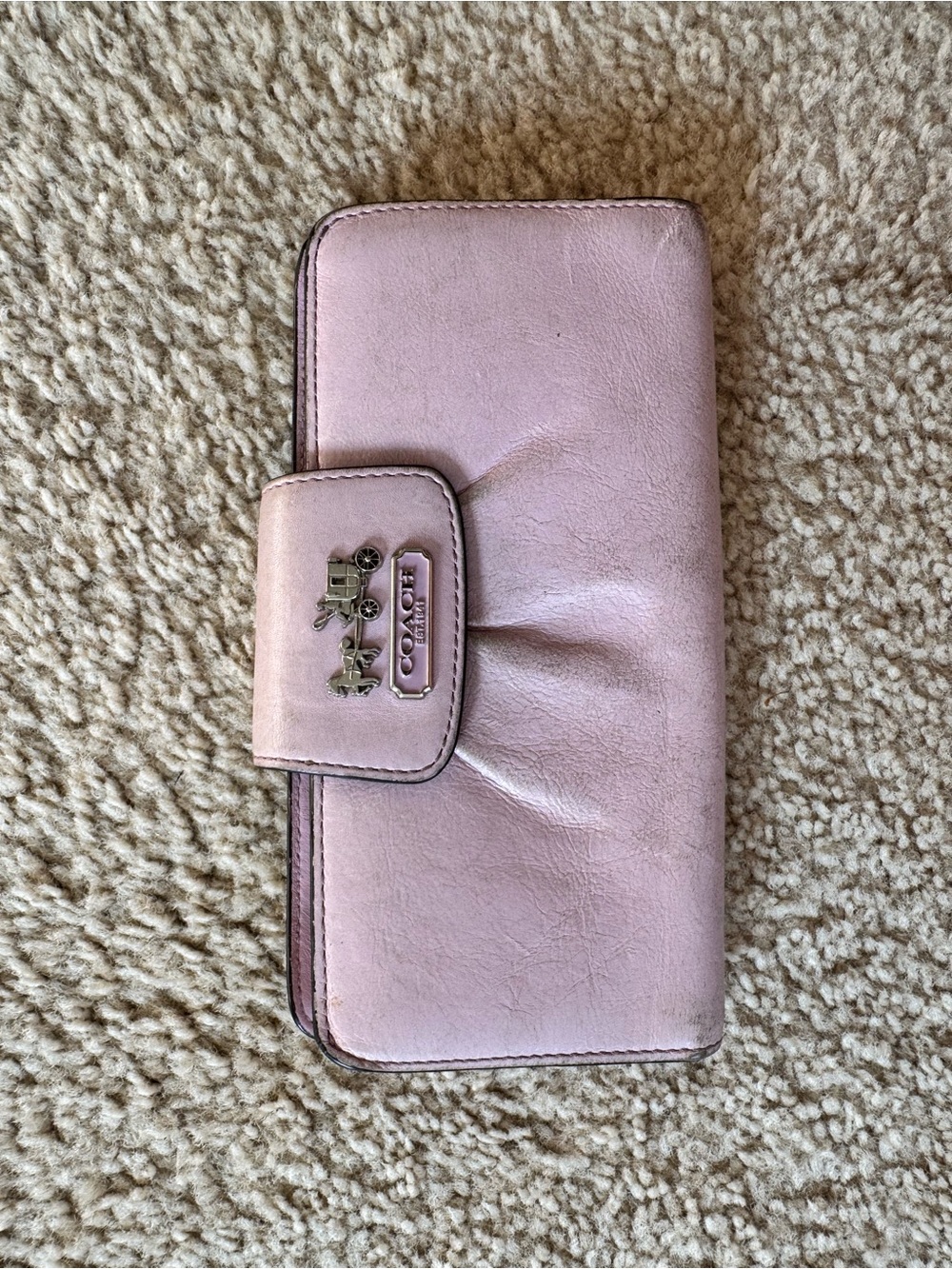 Light pink Coach wallet #luxury #pink
